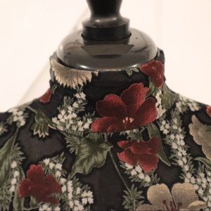 VINTAGE 90s sheer velvet floral mock neck t-shirt